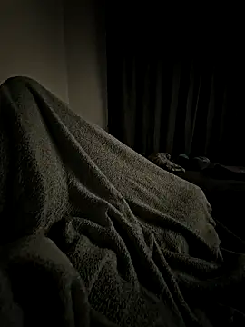 Snapshot of Smokeym123 chatting on 10/17/25, 04:48 Smokeym123 online show from 10/17/25, 04:48