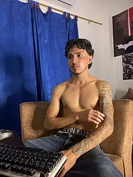 Snapshot of Zayn_kane chatting on 01/10/26, 02:02 Zayn kane online show from 01/10/26, 02:02