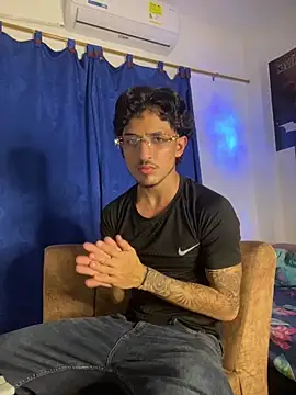 Snapshot of Zayn_kane chatting on 01/13/26, 01:11 Zayn kane online show from 01/13/26, 01:11