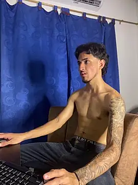Snapshot of Zayn_kane chatting on 02/03/26, 12:42 Zayn kane online show from 02/03/26, 12:42