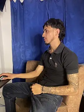Snapshot of Zayn_kane chatting on 02/17/26, 02:08 Zayn kane online show from 02/17/26, 02:08