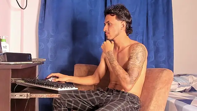 Snapshot of Zayn_kane chatting on 02/19/26, 03:35 Zayn kane online show from 02/19/26, 03:35