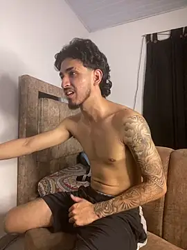 Snapshot of Zayn_kane chatting on 03/27/26, 02:28 Zayn kane online show from 03/27/26, 02:28