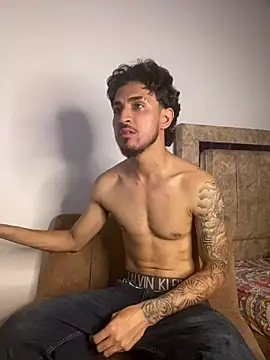 Snapshot of Zayn_kane chatting on 03/29/26, 06:08 Zayn kane online show from 03/29/26, 06:08