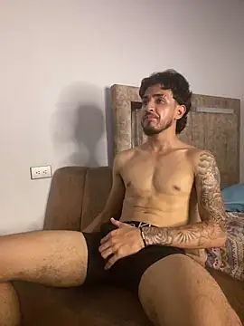 Snapshot of Zayn_kane chatting on 04/07/26, 12:55 Zayn kane online show from 04/07/26, 12:55