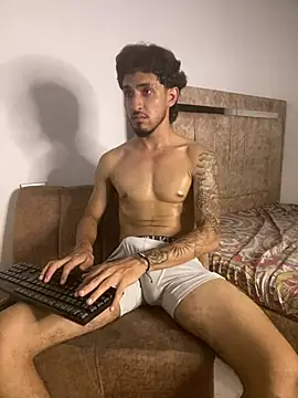 Snapshot of Zayn_kane chatting on 04/28/26, 02:38 Zayn kane online show from 04/28/26, 02:38