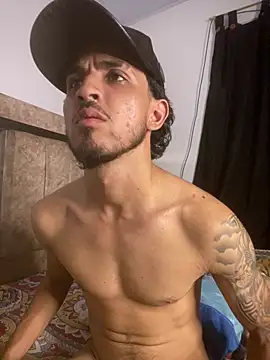 Snapshot of Zayn_kane chatting on 05/19/26, 01:56 Zayn kane online show from 05/19/26, 01:56