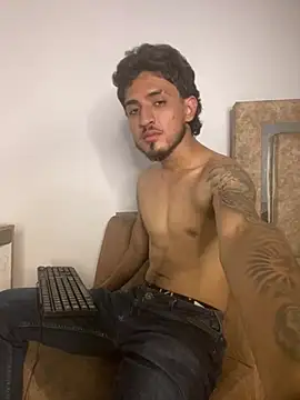 Snapshot of Zayn_kane chatting on 05/31/26, 07:37 Zayn kane online show from 05/31/26, 07:37