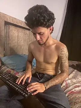Snapshot of Zayn_kane chatting on 06/06/26, 04:17 Zayn kane online show from 06/06/26, 04:17