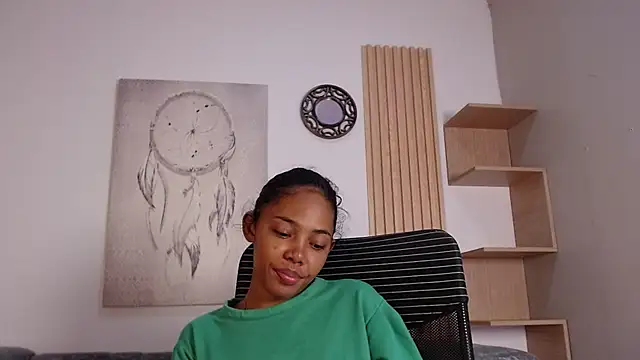 Snapshot of willow_smitt chatting on 03/07/26, 12:46 willow smitt online show from 03/07/26, 12:46