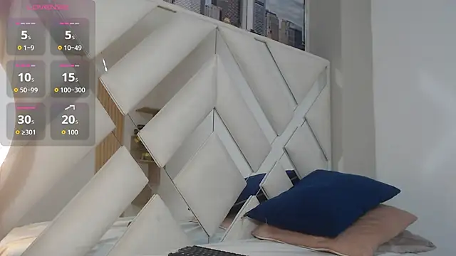 Snapshot of willow_smitt chatting on 03/19/26, 02:32 willow smitt online show from 03/19/26, 02:32