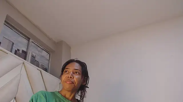 Snapshot of willow_smitt chatting on 03/25/26, 01:28 willow smitt online show from 03/25/26, 01:28