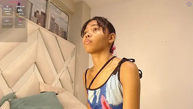 Snapshot of willow_smitt chatting on 05/06/26, 01:05 willow smitt online show from 05/06/26, 01:05