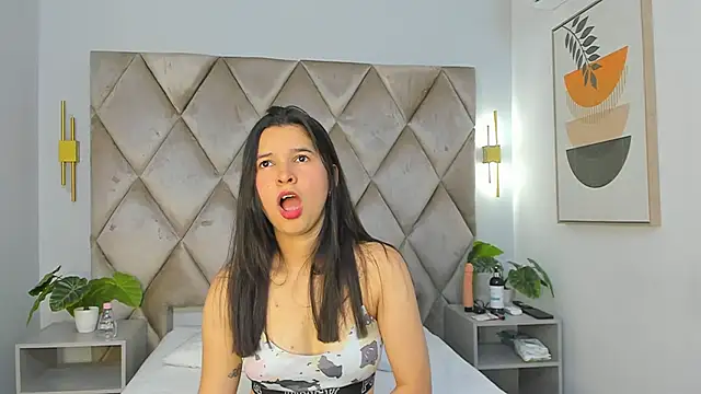 Snapshot of lucianasmith_ chatting on 03/21/25, 12:39 lucianasmith online show from 03/21/25, 12:39