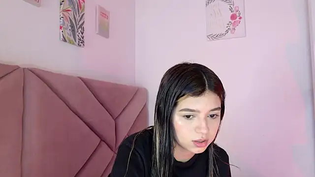 Snapshot of eva_sin18 chatting on 10/12/25, 11:15 eva sin18 online show from 10/12/25, 11:15