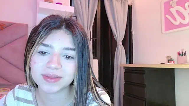 Snapshot of eva_sin18 chatting on 11/28/25, 11:07 eva sin18 online show from 11/28/25, 11:07