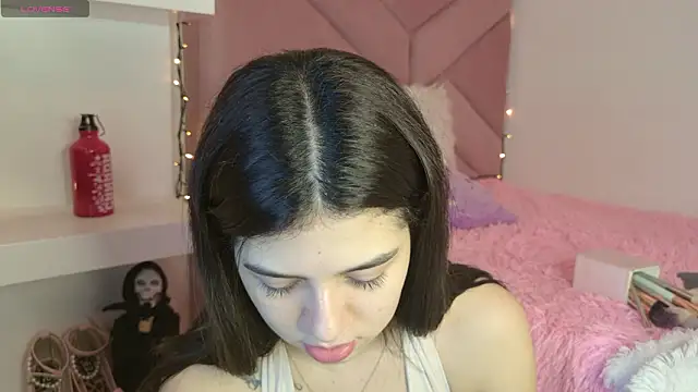 Snapshot of eva_sin18 chatting on 02/25/26, 11:14 eva sin18 online show from 02/25/26, 11:14