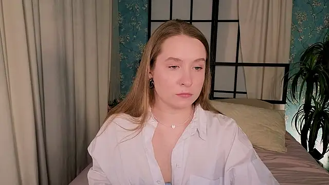 Snapshot of saint_trisha chatting on 03/14/26, 08:25 saint trisha online show from 03/14/26, 08:25