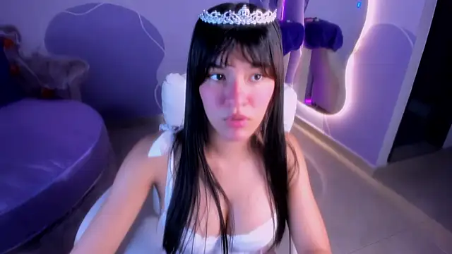 auroracute02 online show from 10/21/25, 01:12