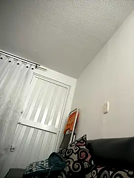 VictoriaGerard Pink online show from 10/27/25, 12:15