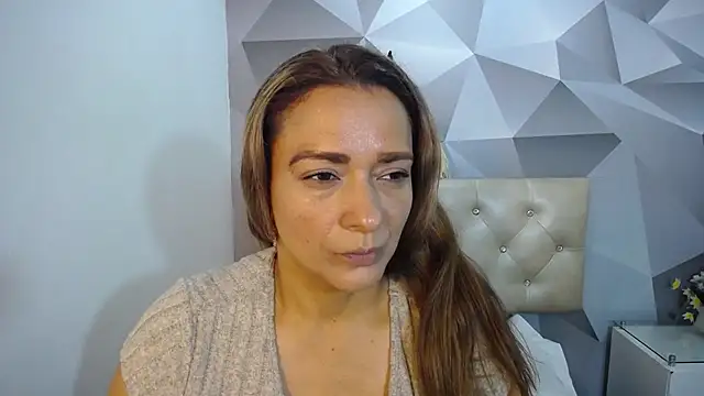 Snapshot of Milf-Prettyboobs chatting on 10/29/25, 06:31 Milf-Prettyboobs online show from 10/29/25, 06:31