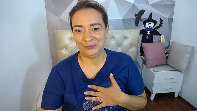 Snapshot of Milf-Prettyboobs chatting on 11/01/25, 11:12 Milf-Prettyboobs online show from 11/01/25, 11:12