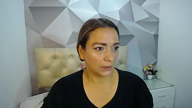 Snapshot of Milf-Prettyboobs chatting on 11/10/25, 10:58 Milf-Prettyboobs online show from 11/10/25, 10:58