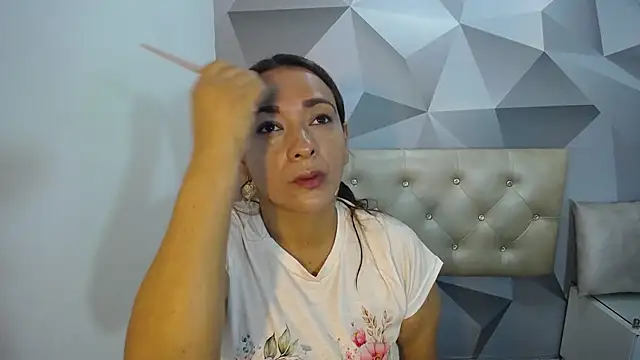 Snapshot of Milf-Prettyboobs chatting on 11/16/25, 10:54 Milf-Prettyboobs online show from 11/16/25, 10:54