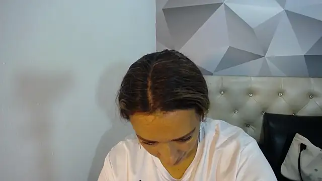 Snapshot of Milf-Prettyboobs chatting on 11/23/25, 10:59 Milf-Prettyboobs online show from 11/23/25, 10:59