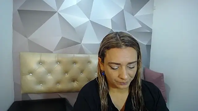 Snapshot of Milf-Prettyboobs chatting on 12/14/25, 10:42 Milf-Prettyboobs online show from 12/14/25, 10:42