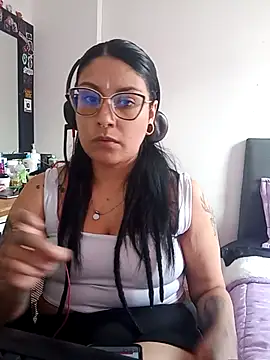 DaniPoison online show from 10/18/25, 03:13