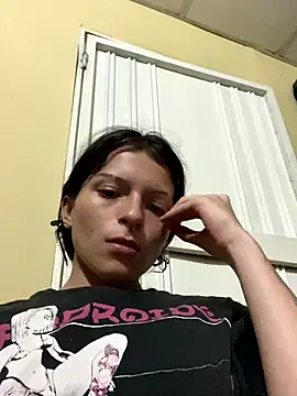 Snapshot of val_zx chatting on 01/11/26, 09:42 val zx online show from 01/11/26, 09:42