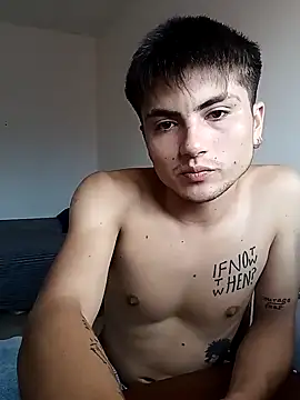 Snapshot of RodriiAmatto chatting on 03/14/25, 09:10 RodriiAmatto online show from 03/14/25, 09:10