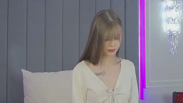 BellaSecrett online show from 03/18/25, 06:15