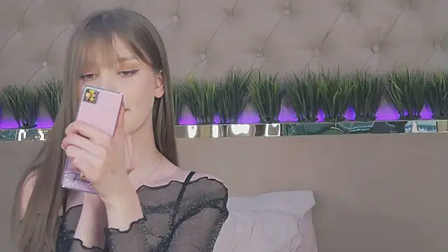 BellaSecrett online show from 03/20/25, 06:31