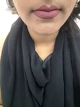 priya 00143 online show from 11/14/25, 02:43