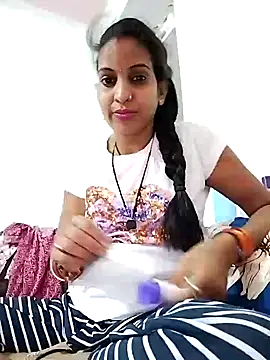Hotty-Nidhi online show from 03/12/25, 11:20