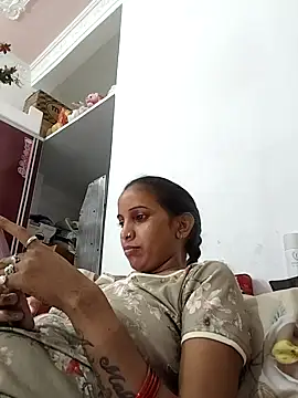 Hotty-Nidhi online show from 10/16/25, 06:20