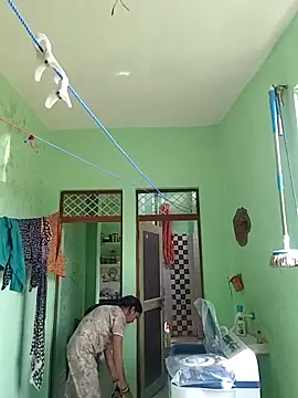 Hotty-Nidhi online show from 10/17/25, 06:27