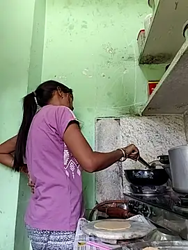 Hotty-Nidhi online show from 05/22/26, 05:47