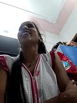 Hotty-Nidhi online show from 06/03/26, 05:18