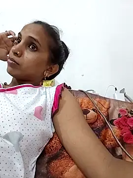 Hotty-Nidhi online show from 06/04/26, 05:35