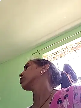 Hotty-Nidhi online show from 06/05/26, 06:20