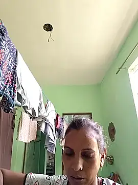 Hotty-Nidhi online show from 06/06/26, 04:06