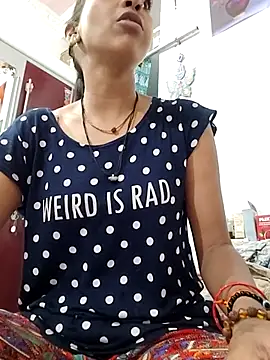 Hotty-Nidhi online show from 06/09/26, 04:13