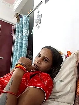 Hotty-Nidhi online show from 06/18/26, 10:41