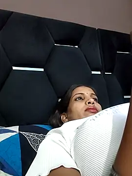 Hotty-Nidhi online show from 06/29/26, 04:51
