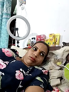 Hotty-Nidhi online show from 07/01/26, 04:40