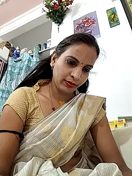 Hotty-Nidhi online show from 07/17/26, 06:09