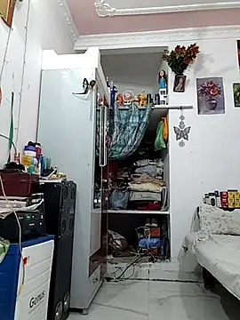 Hotty-Nidhi online show from 07/27/26, 03:35